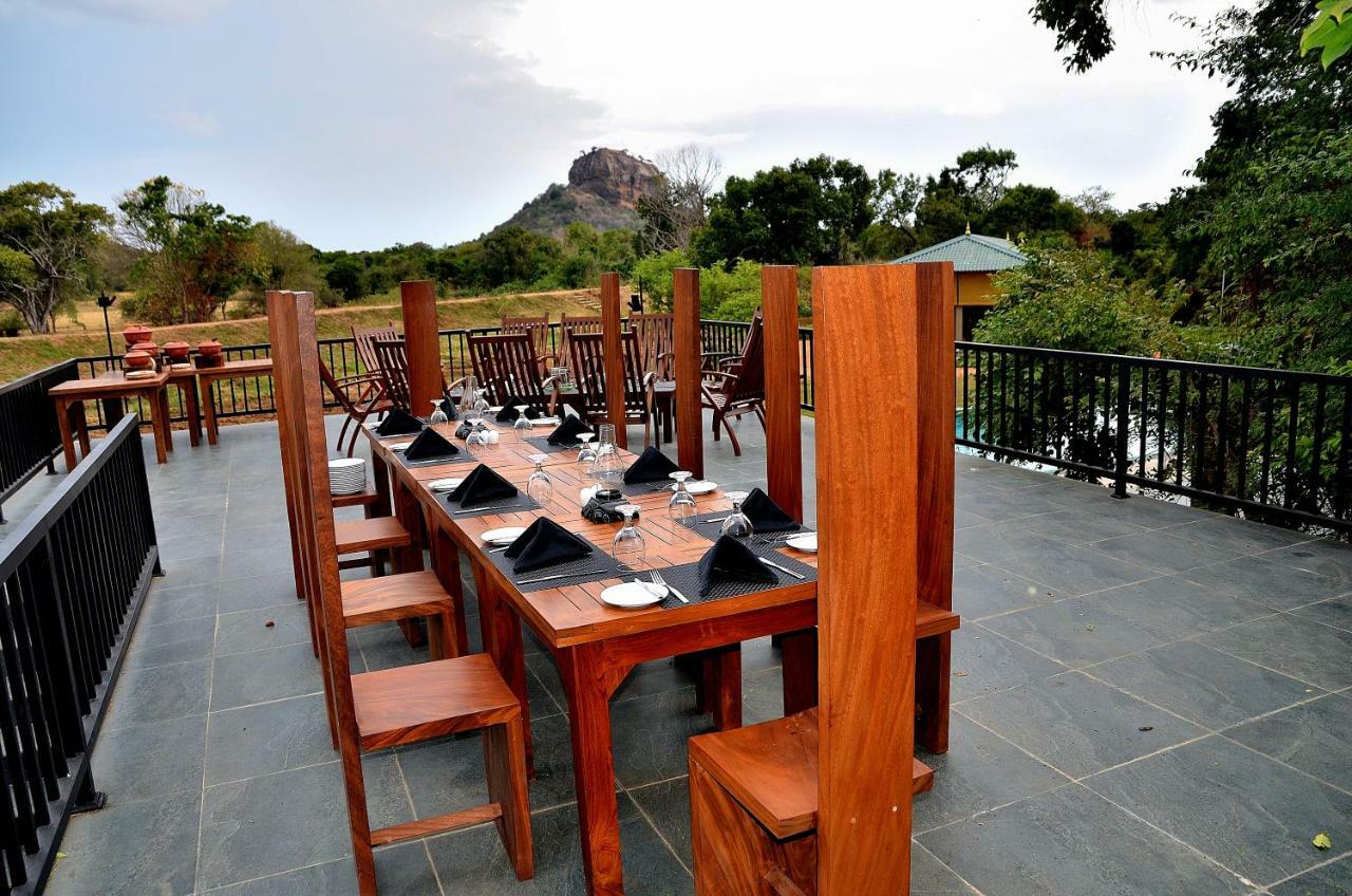 Sigiriya King'S Resort Esterno foto